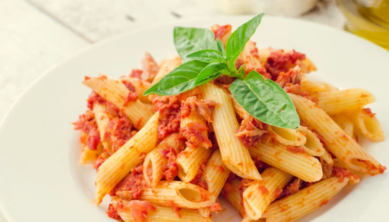 Pâtes au thon et à la tomate