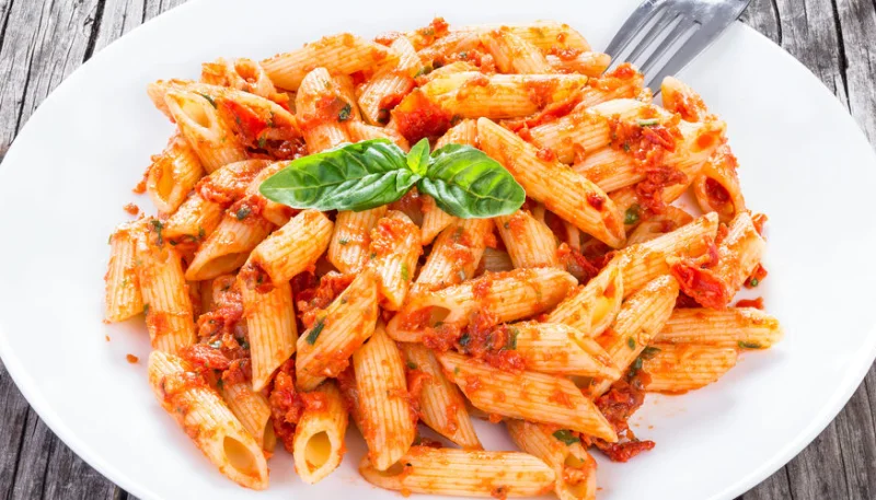 Penne au pesto rosso