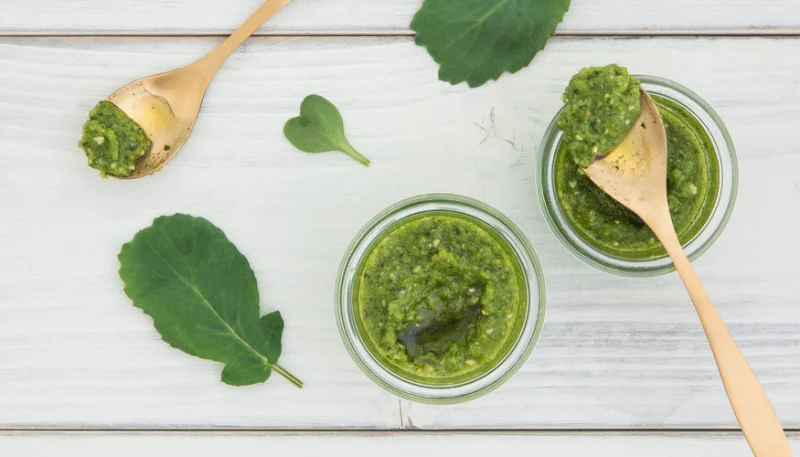Pesto de fanes de radis