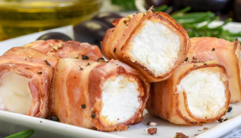 Petits roulés bacon et feta