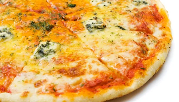 Pizza aux 4 fromages