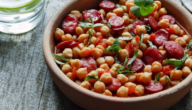 Pois chiches mijotés au chorizo et poivron