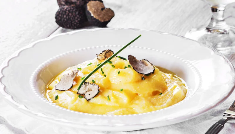 Polenta à l'huile de truffe