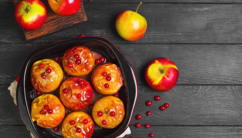 Pommes au four à la cannelle