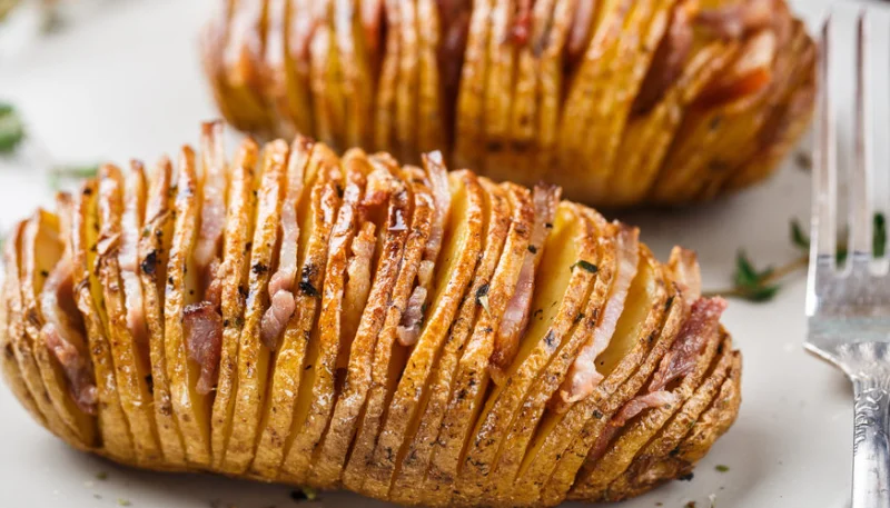 Pommes de terre hasselback au bacon