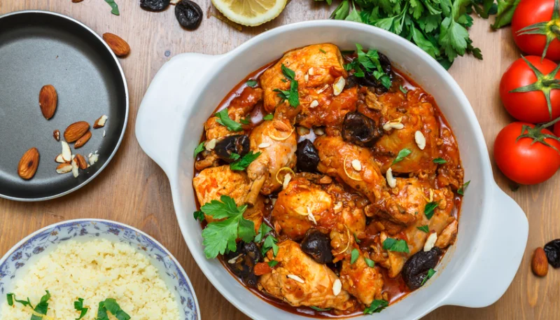 Poulet aux olives et amandes