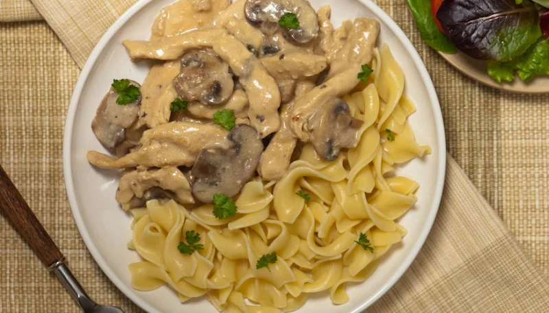 Poulet stroganoff