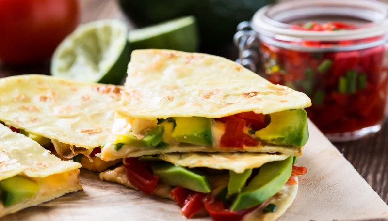 Quesadillas à l'avocat et aux épinards