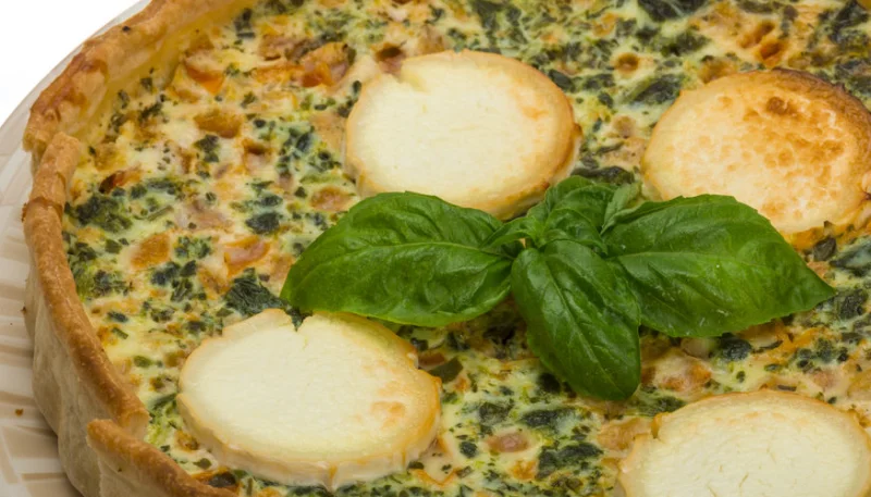 Quiche aux épinards, poulet et chèvre