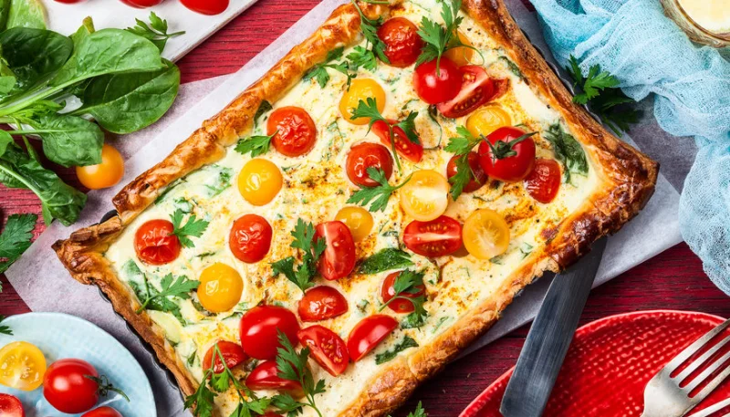 Quiche aux tomates cerise, comté et caviar d'aubergines