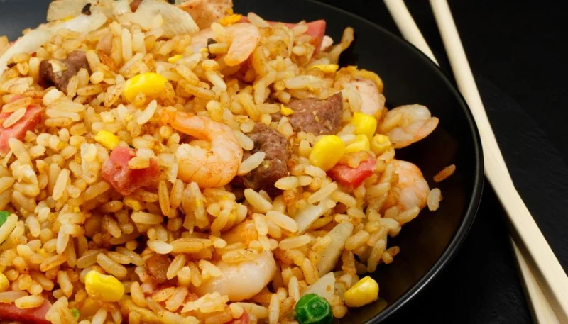 Riz sauté aux crevettes
