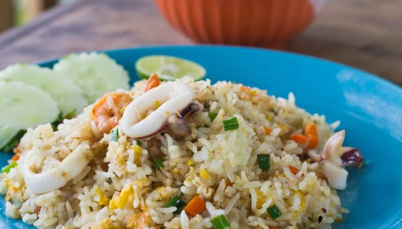 Riz sauté aux fruits de mer