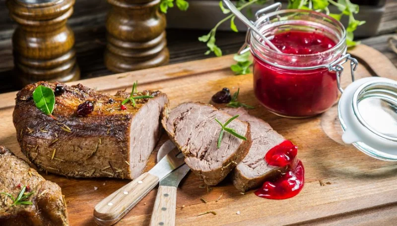 Rôti de biche aux airelles