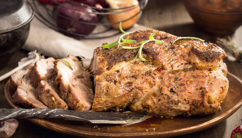 Rôti de porc à l'ail