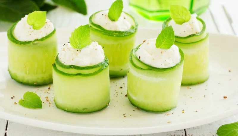 Roulés de concombre au chèvre frais