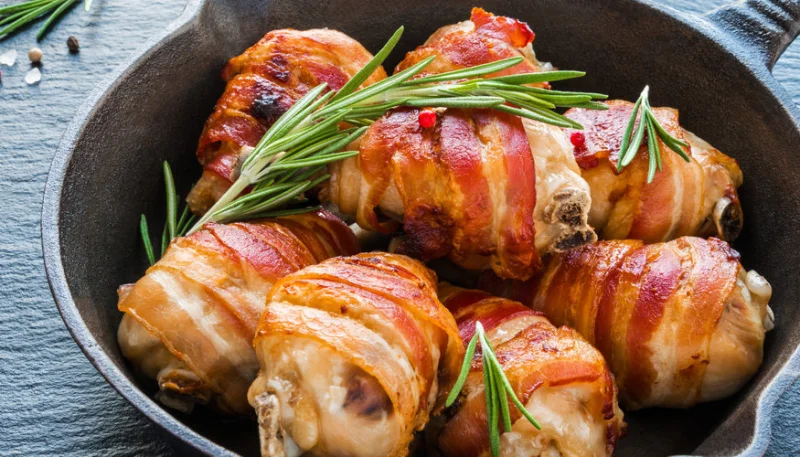 Roulés de poulet au lard