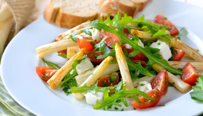 Salade d'asperges et de fromage de chèvre