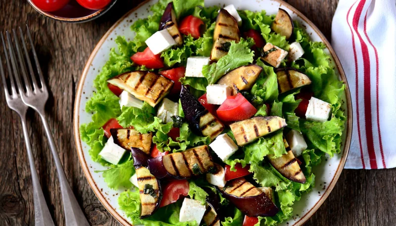 Salade d'aubergines, tomates et feta