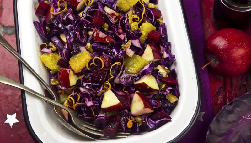 Salade de chou rouge à la pomme, betterave et orange