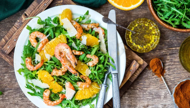 Salade de roquette, crevettes et orange