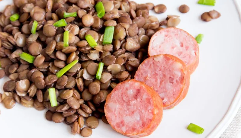 Saucisses aux lentilles