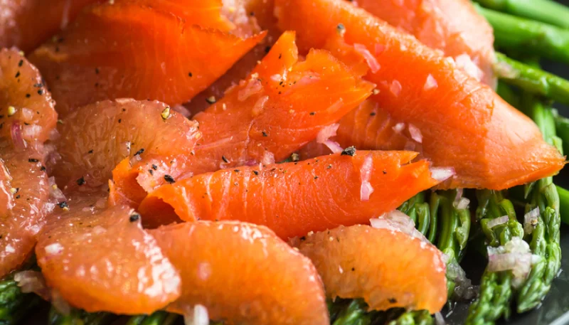 Saumon mariné au pamplemousse