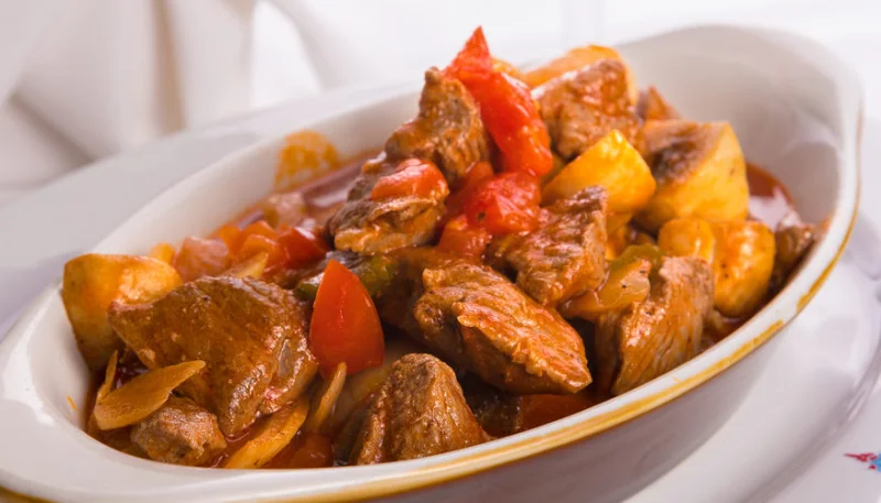 Sauté de boeuf à la tomate