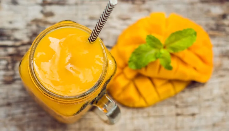 Smoothie à l'abricot et à la mangue