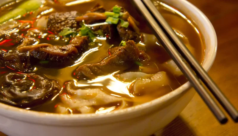 Soupe asiatique au boeuf