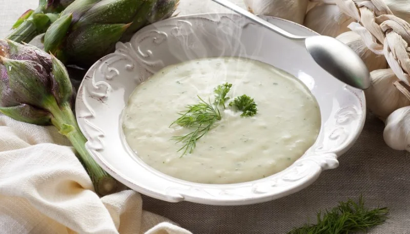 Soupe d'artichauts et roquette