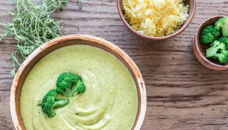 Soupe de brocolis au gruyère