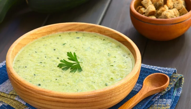 Soupe de courgette au curry