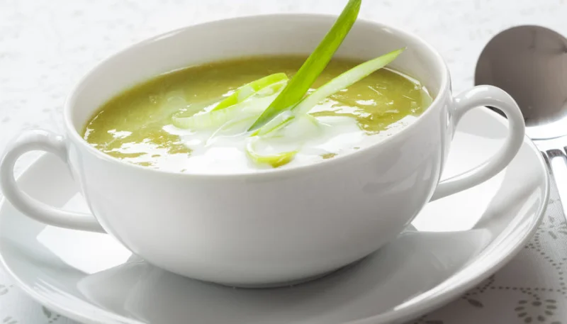 Soupe de fanes de radis