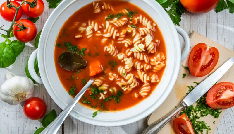 Soupe de torsadettes à la tomate