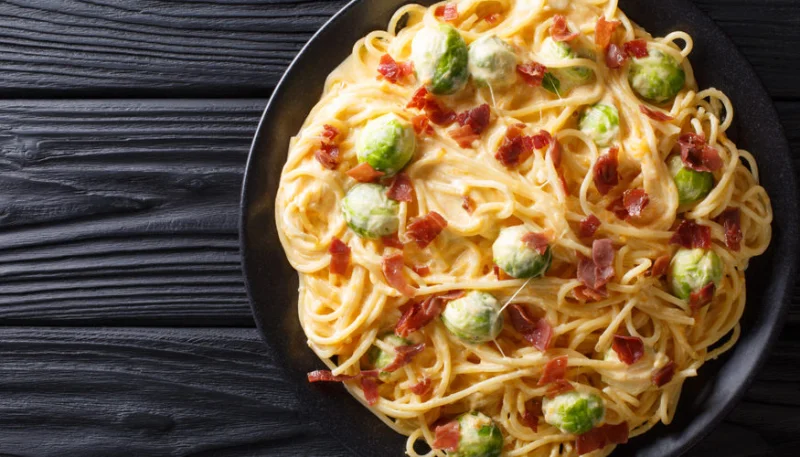 Spaghetti aux choux de Bruxelles et bacon