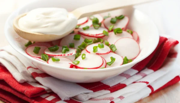 Tartare de radis au fromage frais et ciboulette