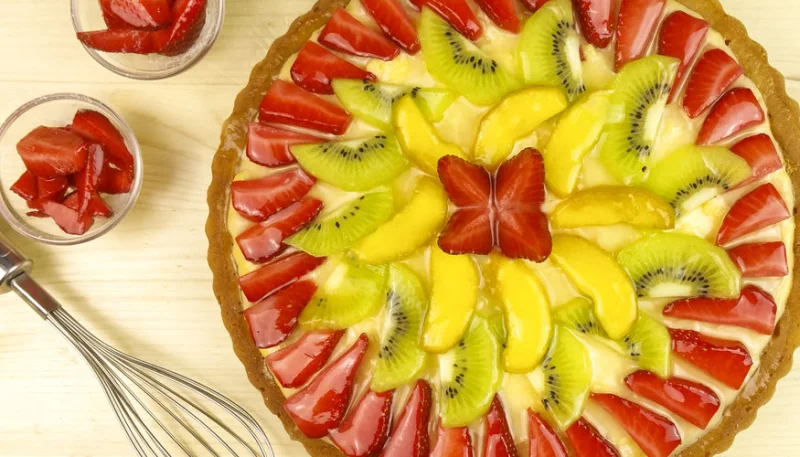 Tarte aux fruits d'été et à la frangipane