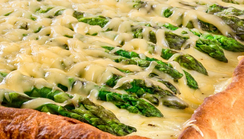 Tarte gratinée aux asperges