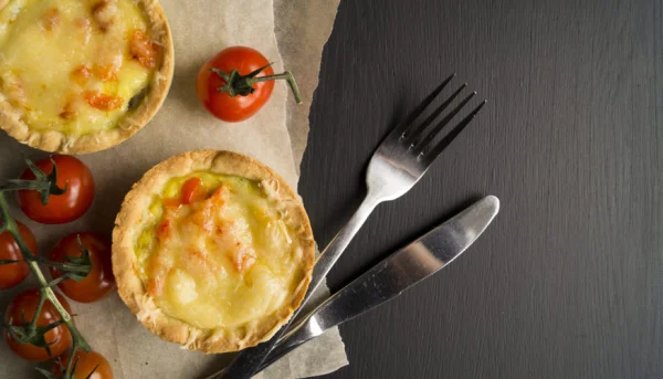 Tartelettes au thon, à la tomate et au fromage frais