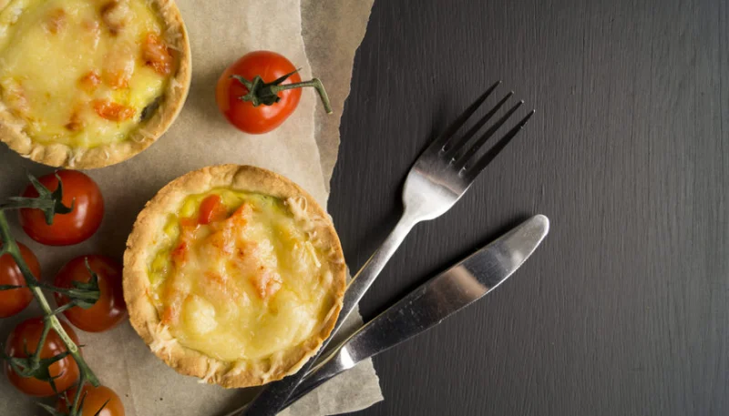 Tartelettes au thon, à la tomate et au fromage frais