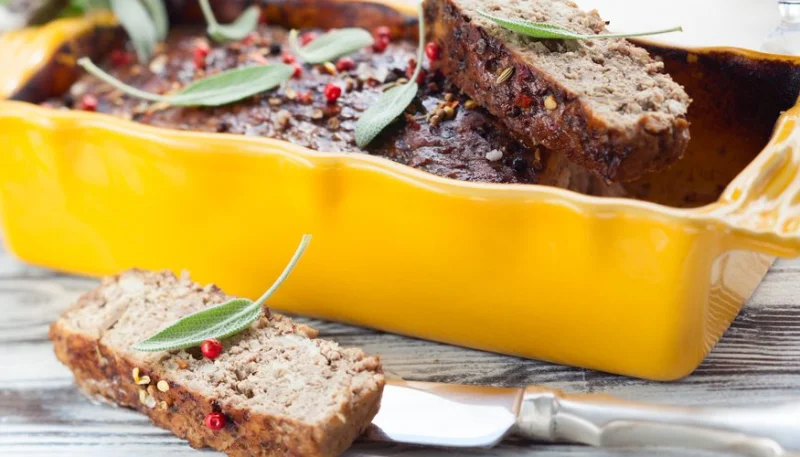 Terrine de porc et foies de volaille