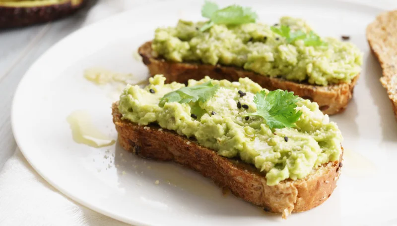 Toast de mousse d'avocat