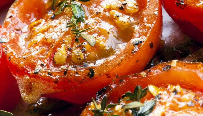 Tomates confites au four
