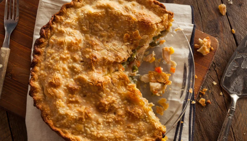 Tourte à la dinde, carottes et petits pois