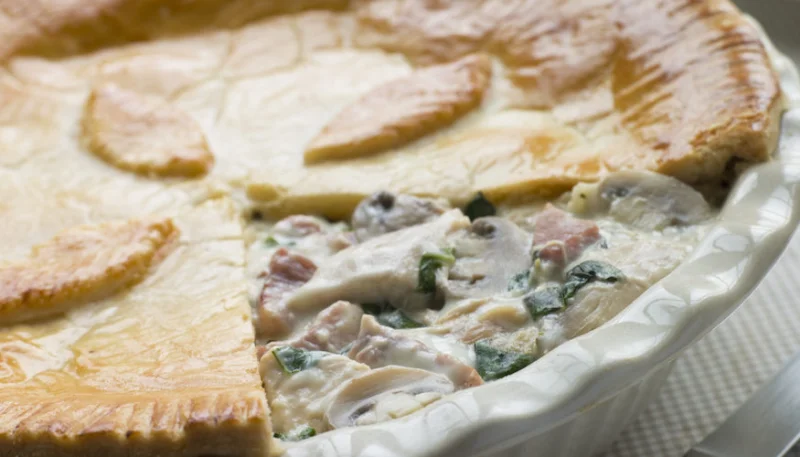 Tourte au poulet et aux champignons