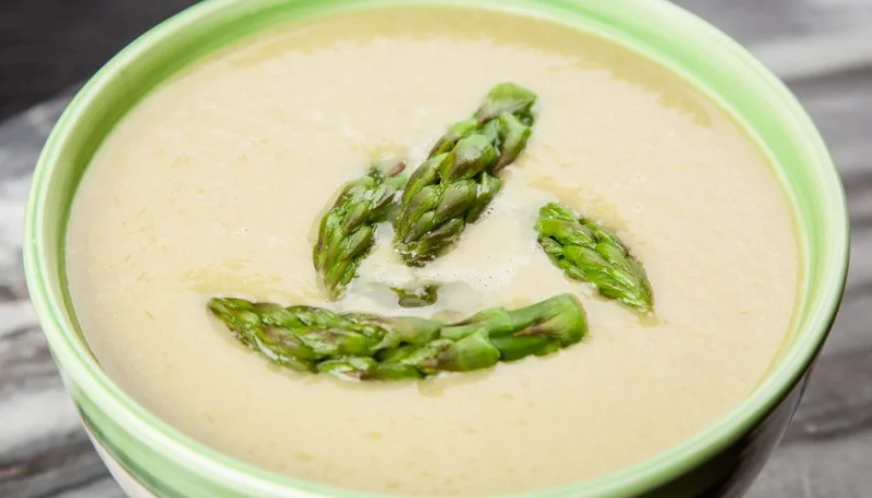 Velouté d'asperges et pommes de terre