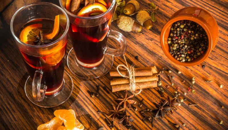 Vin chaud à la cannelle et au citron