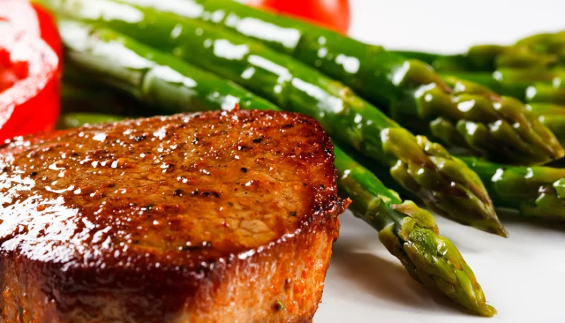 Wok de porc aux asperges vertes