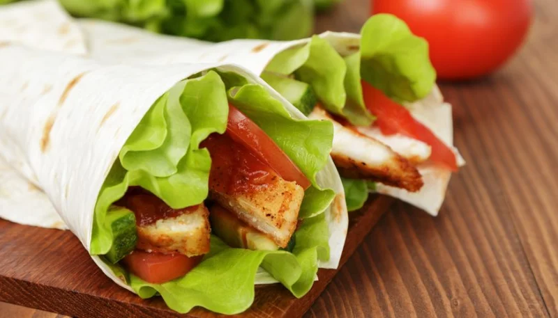 Wrap poulet, bacon et cheddar