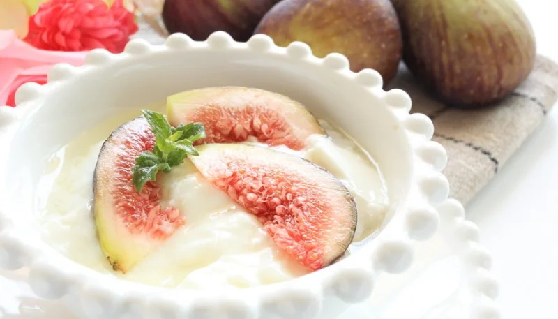Yaourt aux figues et amandes